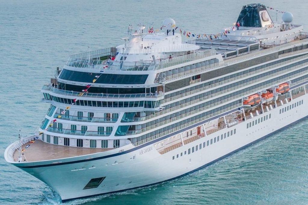 ศรชล.ภาค 1 ต้อนรับเรือสำราญลำแรกในฤดูการท่องเที่ยวทางทะเล