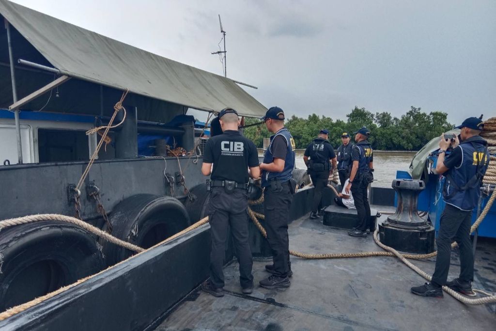 ศรชล.จว.สมุทรปราการ ร่วมกับ ตำรวจน้ำสมุทรปราการ ออกตรวจเรือในพื้นที่รับผิดชอบ จว.สมุทรปราการ 